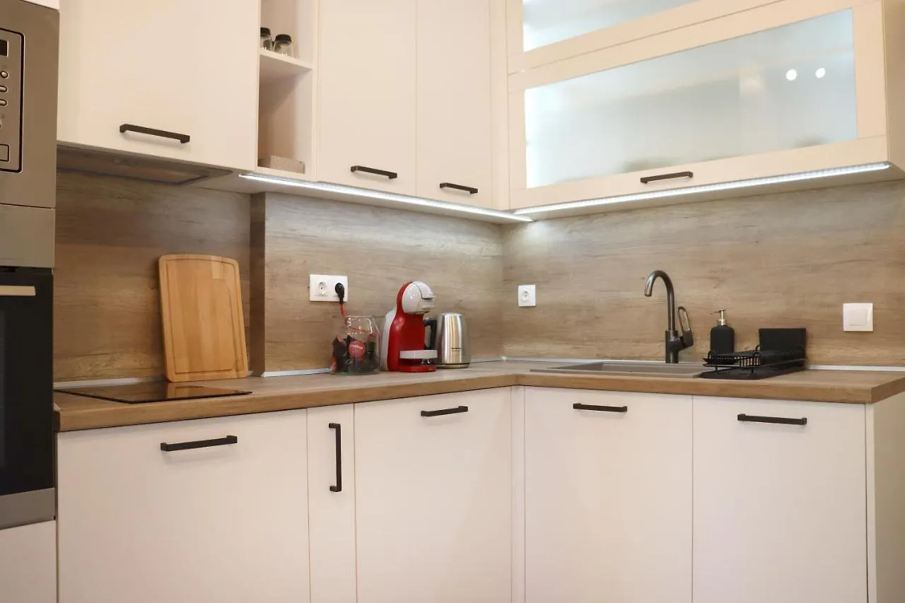 Stylish And Quiet Apt With Balcony Sofia