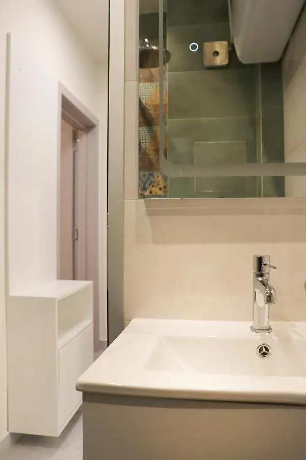 Stylish And Quiet Apt With Balcony ソフィア 0*,